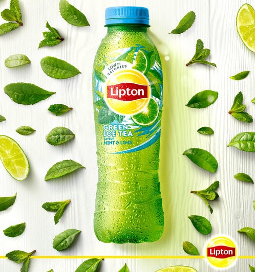 drinks-photographer-bottle-packshot-pack-shot-photography-matcha-leaves-wood-white-colour-fan-ginger-lemongrass-condensation-commerical-advertising-mint-lime